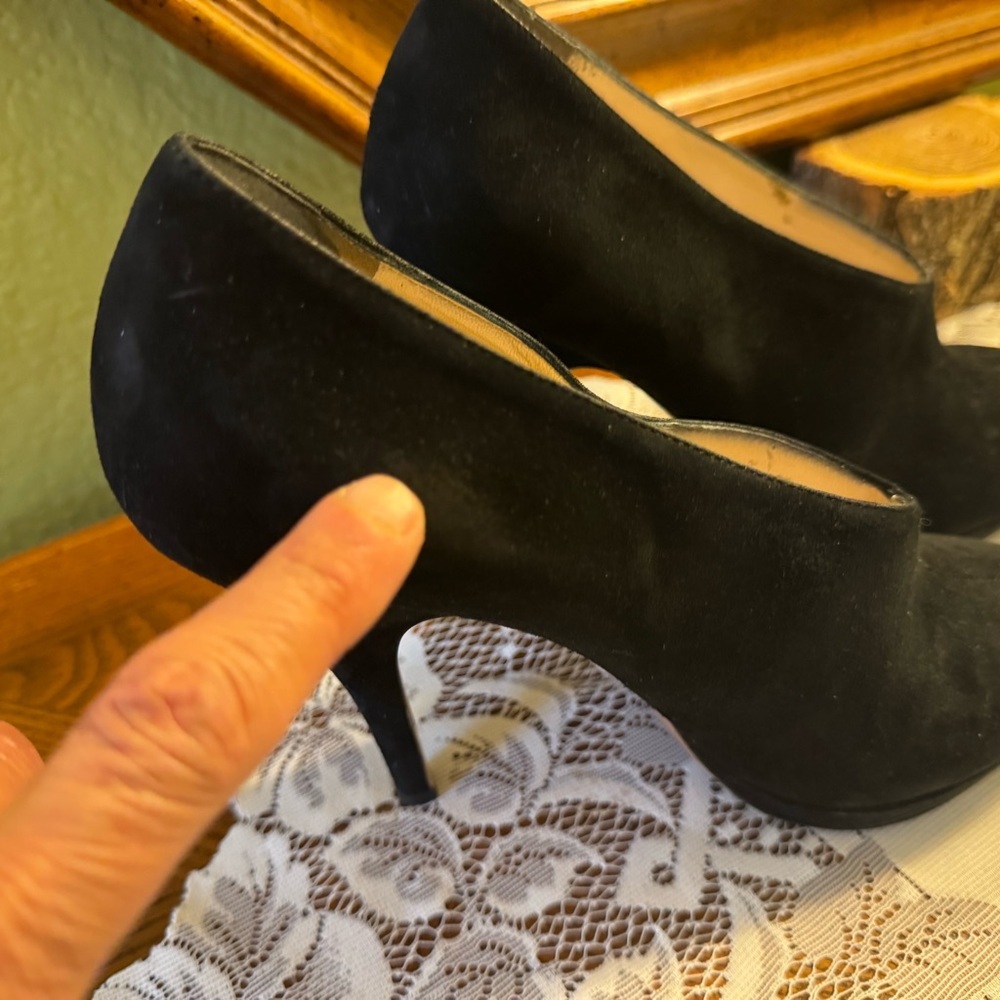 Prada Women's Black Suede Shoes - Picture 7 of 16